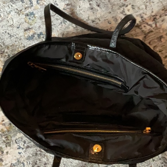 Large Prada Quilted Tote - Picture 3 of 10